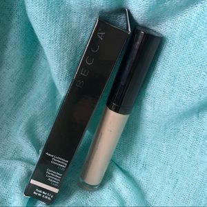 Becca Aqua Luminous Perfecting Concealer